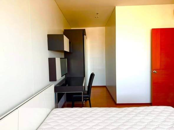 bedroom and room interior of Villa Sathon Condominium