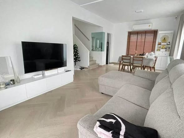 living room of Villaggio Srinakarin-Bangna 2