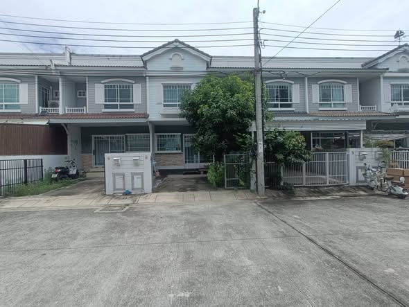 Villaggio Srinakarin