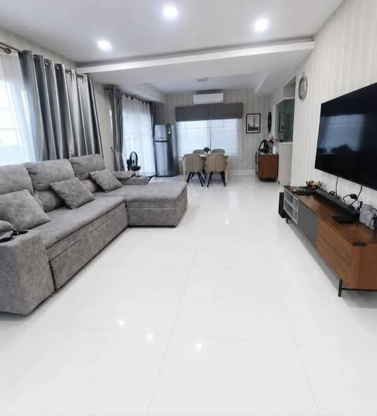 living room of Villaggio Srinakarin