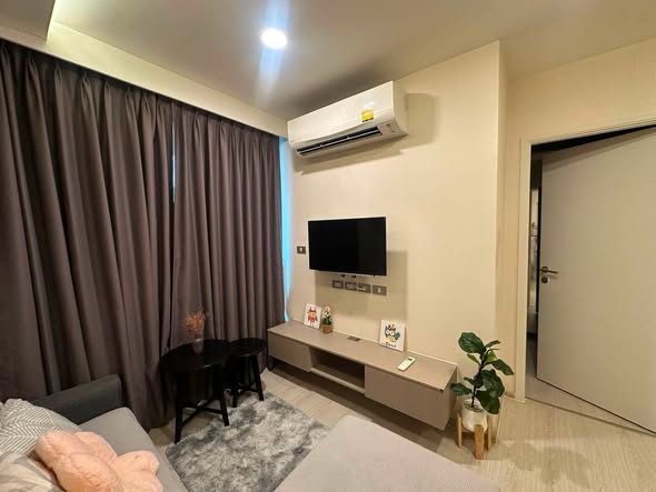 living room and bedroom of VTARA36 Condominium