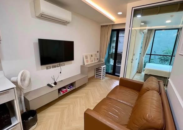 living room and bedroom of VTARA36 Condominium
