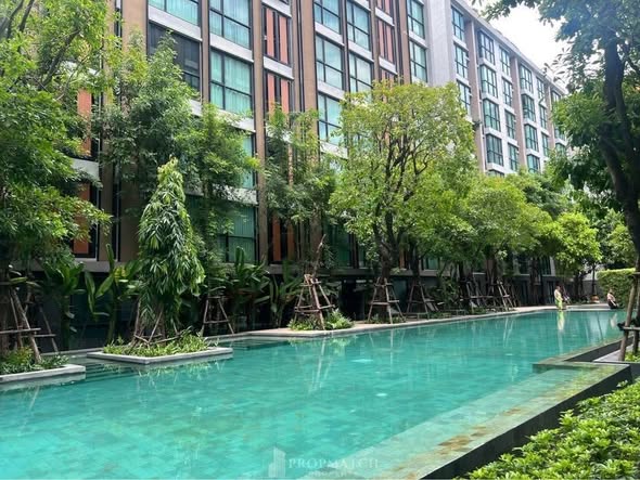 pool of VTARA36 Condominium