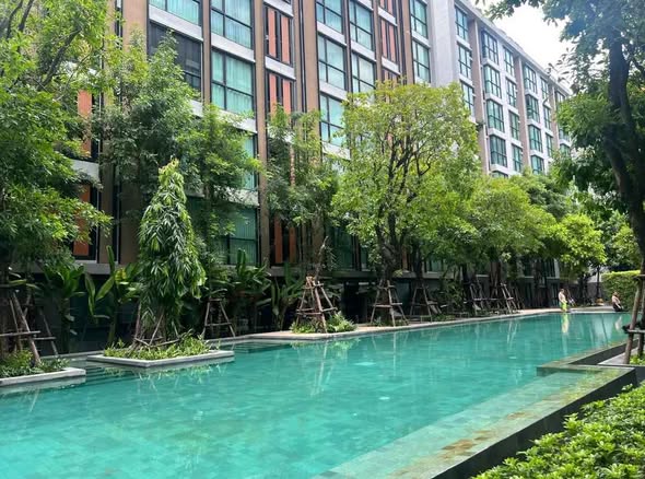 pool of VTARA36 Condominium