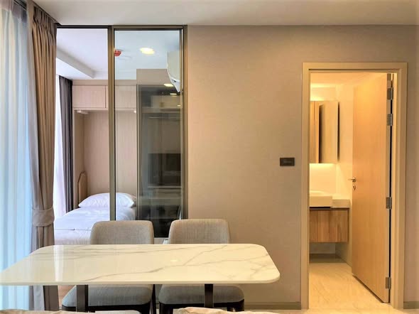 bedroom and room interior of Walden Asoke