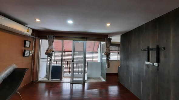 room interior of Waratthon Ville