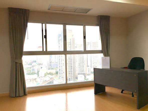 bedroom of Waterford Diamond Tower