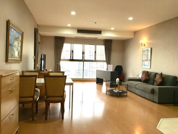 living room of Waterford Diamond Tower