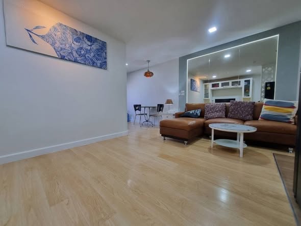 living room of Waterford Diamond Tower
