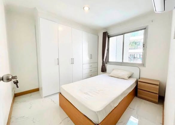 bedroom of Waterford Park Rama 4