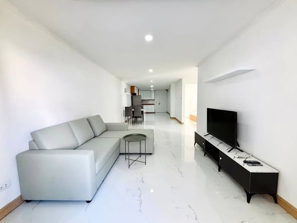living room of Waterford Park Rama 4