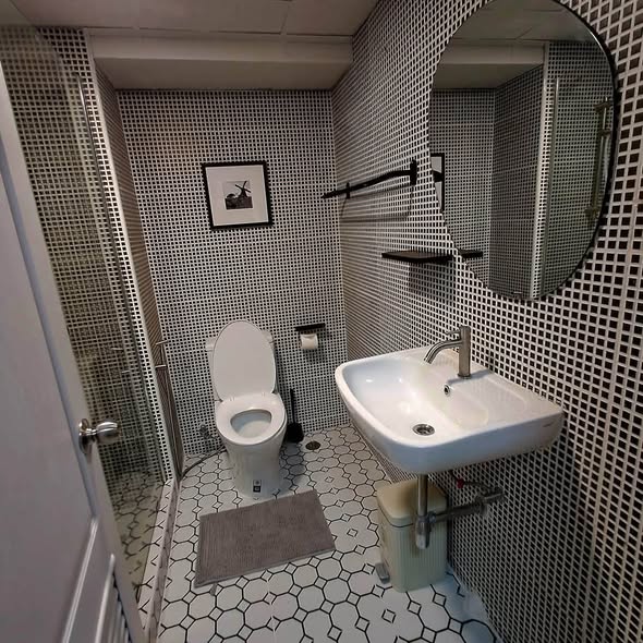 bathroom of Waterford Royal Suites