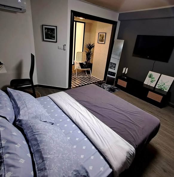 bedroom of Waterford Royal Suites