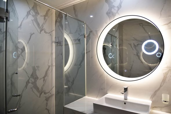 bathroom of Watermark Chao Phraya