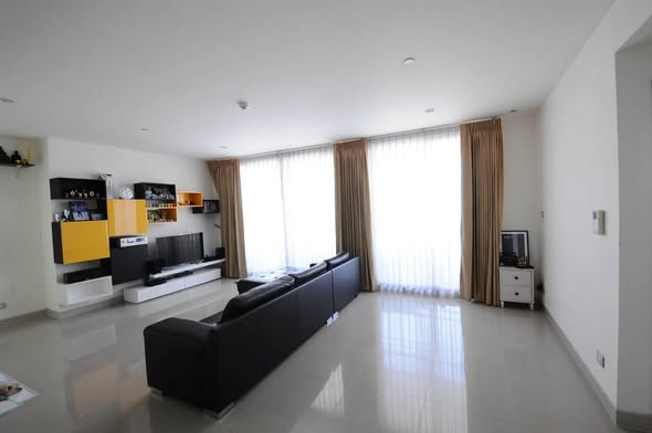 bedroom of Watermark Chao Phraya