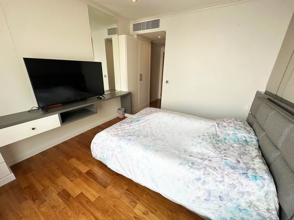 bedroom of Watermark Chao Phraya