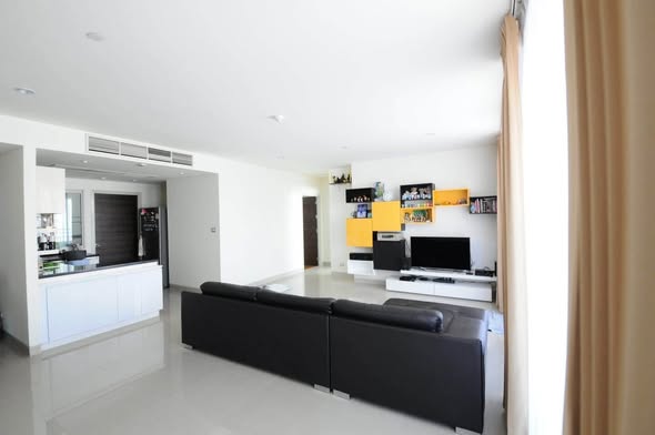 bedroom and living room of Watermark Chao Phraya