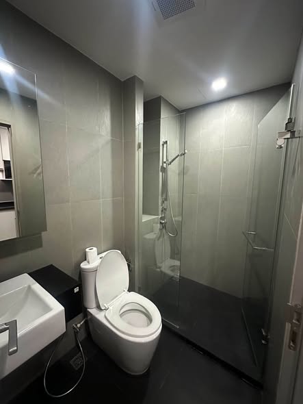 bathroom of Whizdom Avenue Ratchada-Ladprao
