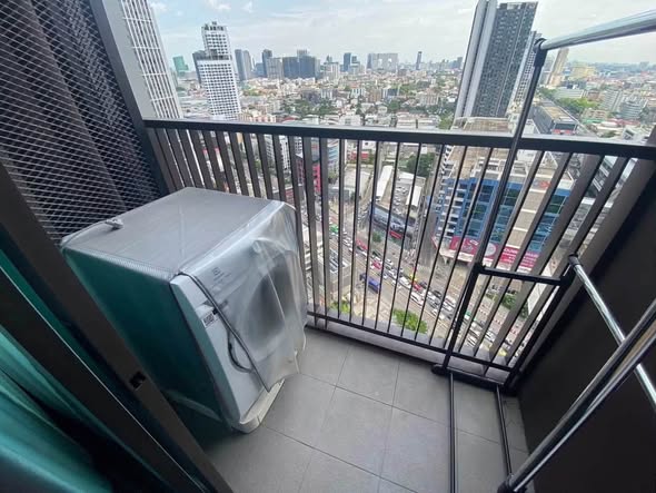 bathroom of Whizdom Avenue Ratchada-Ladprao