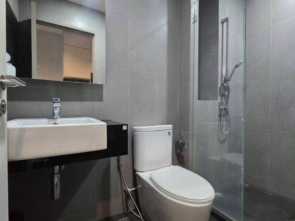 bathroom of Whizdom Avenue Ratchada-Ladprao