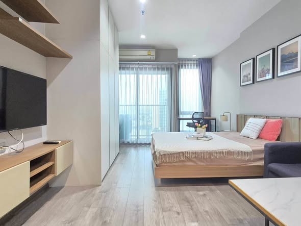 bedroom and living room of Whizdom Avenue Ratchada-Ladprao