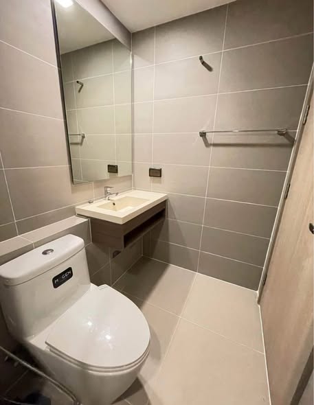 bathroom of Whizdom Connect Sukhumvit