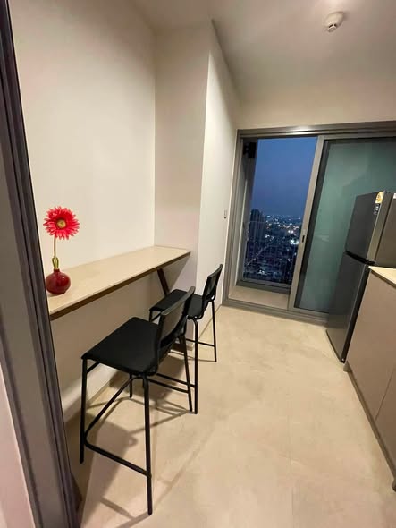 room interior of Whizdom Connect Sukhumvit