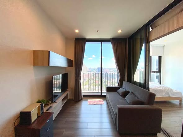bedroom and living room and room interior of Whizdom Essence Sukhumvit วิสซ์ดอม เอสเซ้นส์ สุขุมวิท
