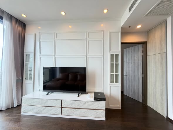 bedroom and living room and room interior of Whizdom Essence Sukhumvit วิสซ์ดอม เอสเซ้นส์ สุขุมวิท