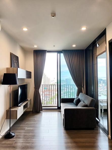 bedroom and room interior of Whizdom Essence Sukhumvit วิสซ์ดอม เอสเซ้นส์ สุขุมวิท