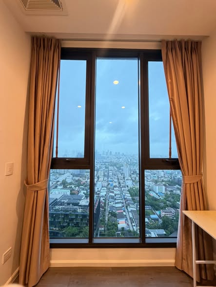 bedroom and room interior of Whizdom Essence Sukhumvit วิสซ์ดอม เอสเซ้นส์ สุขุมวิท