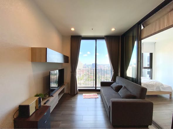 bedroom and room interior of Whizdom Essence Sukhumvit วิสซ์ดอม เอสเซ้นส์ สุขุมวิท
