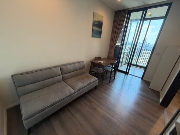 living room of Whizdom Essence Sukhumvit วิสซ์ดอม เอสเซ้นส์ สุขุมวิท