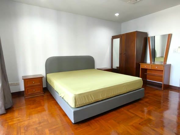 bedroom of Witthayu Complex