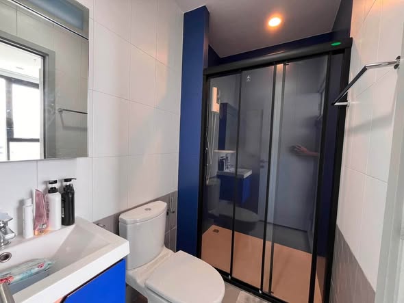 room interior and bathroom of XT Ekkamai