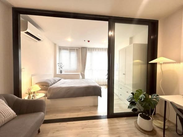 bedroom and room interior of XT HUAIKHWANG