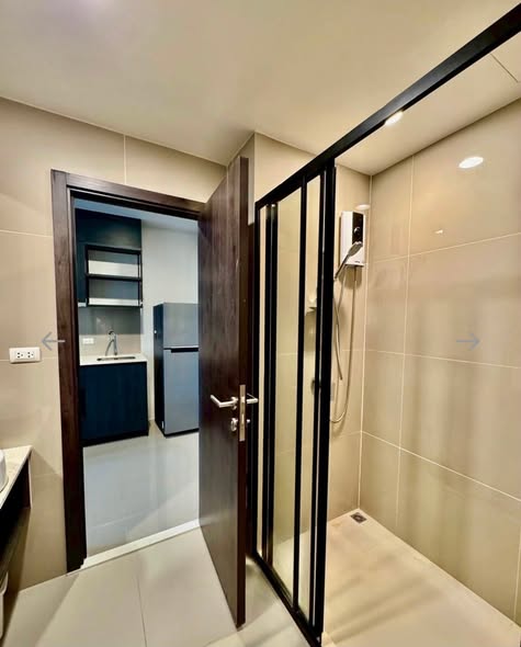 room interior and bathroom of XT HUAIKHWANG