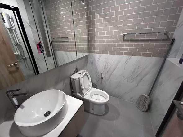 bathroom of XT Phayathai