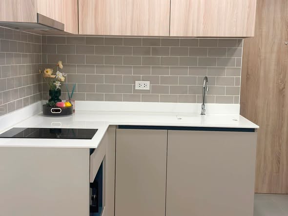 bathroom and kitchen of XT Phayathai