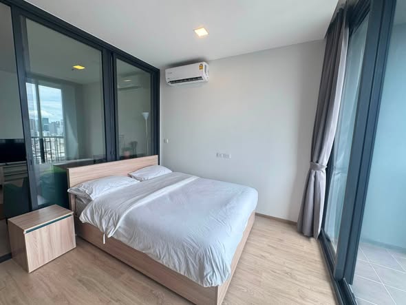 bedroom and room interior of XT Phayathai