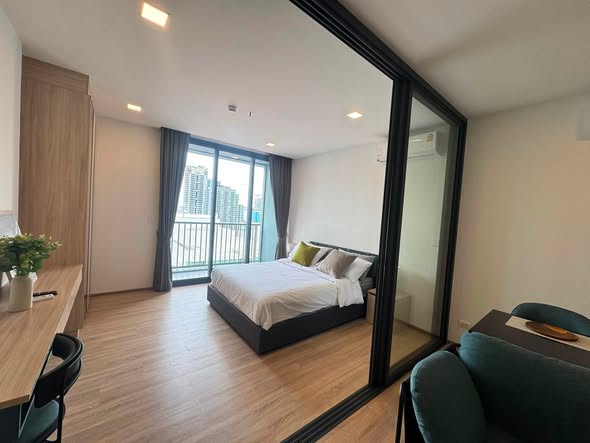 bedroom and room interior of XT Phayathai