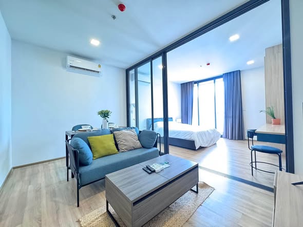 bedroom and room interior of XT Phayathai
