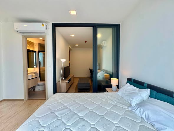 bedroom and room interior of XT Phayathai