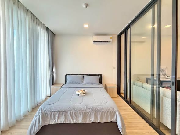 bedroom and room interior of XT Phayathai