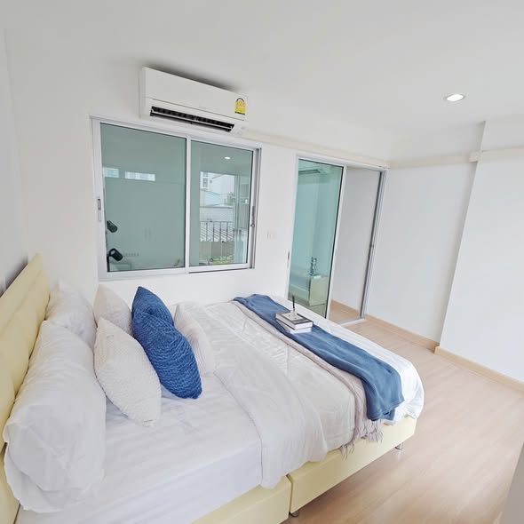 bedroom and room interior of You2Condo ยูทูคอนโด