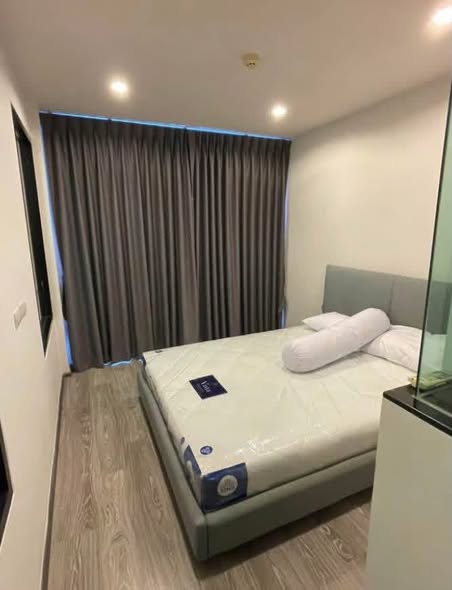 bedroom of Zelle Rattanathibet 2