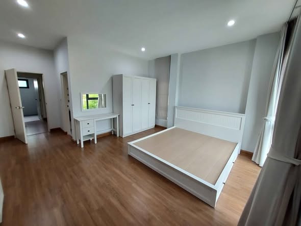 bedroom of บ้านกลางเมือง ลาดพร้าว 101 สเตชั่น