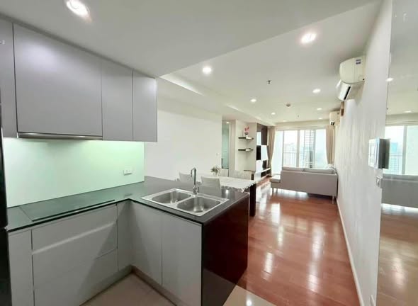 kitchen of 15 Sukhumvit Residences