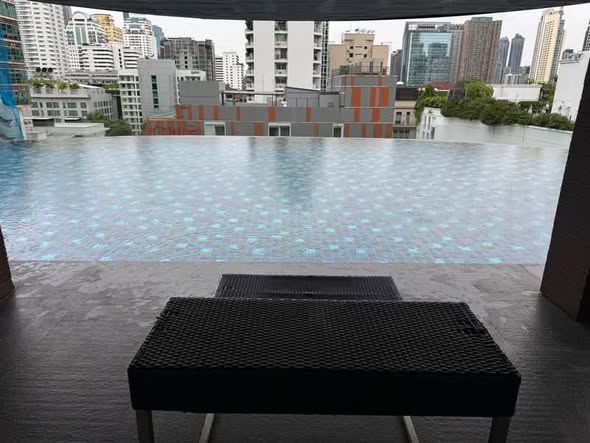 pool of 15 Sukhumvit Residences