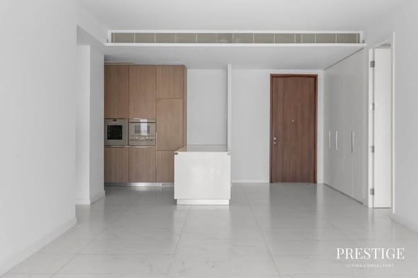 room interior of 185 Rajadamri